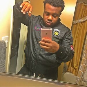 Meet your Posher, Deandre